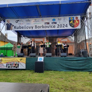 Miloň Čepelka, Blanka Tůmová, Luboš Jech, Táňa Radostová, Ivan Radosta a Josef Oplt