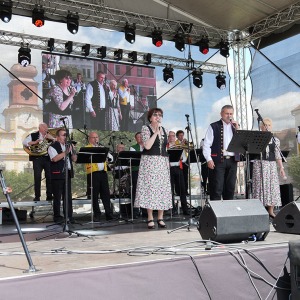 S Veselkou zpívali Blanka Tůmová, Ivan Radosta, Iva Ročková a Josef Oplt